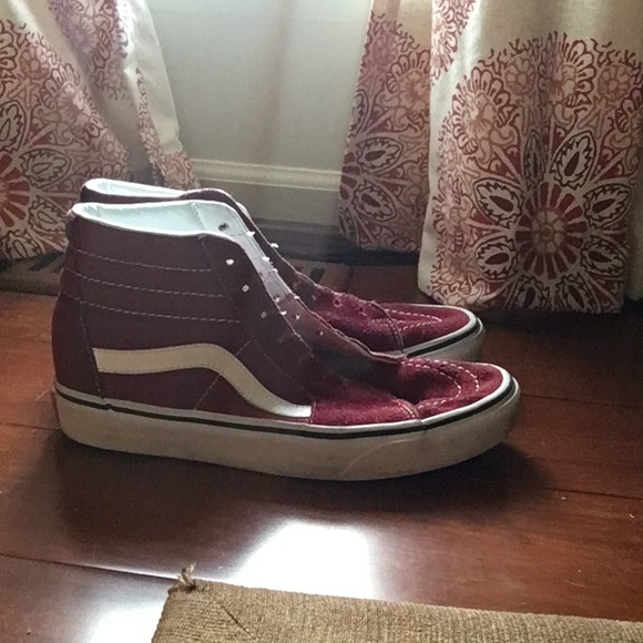 Maroon vans - Picture 3 of 5